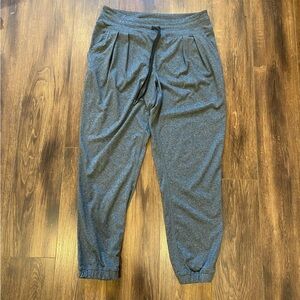 Lolë grey joggers size large pleated stretch athletic wear pants